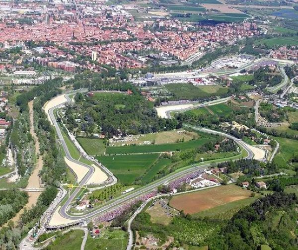 pohlad na okruh imola